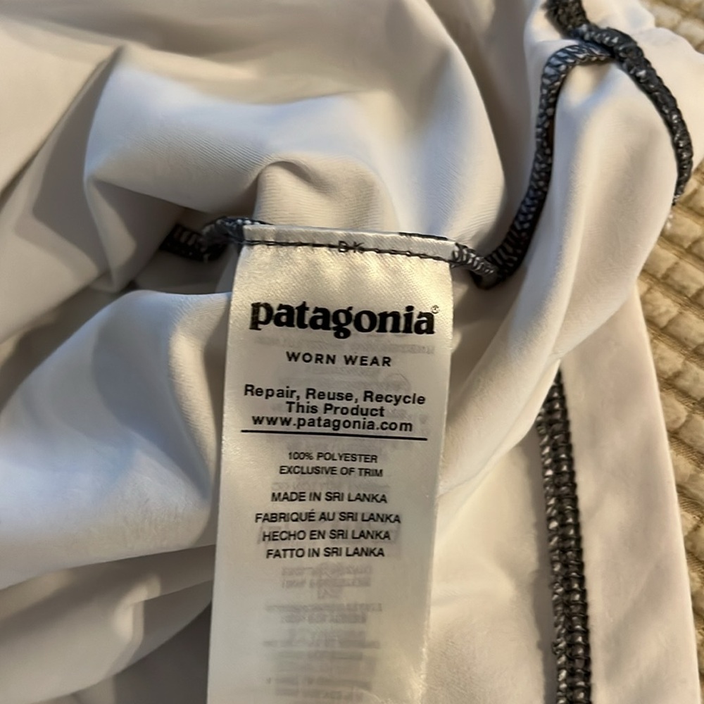 Patagonia Capilene Cool Daily Gray and White Hoody - Picture 8 of 8